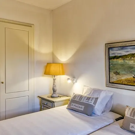 فيلة Maria نافاتا